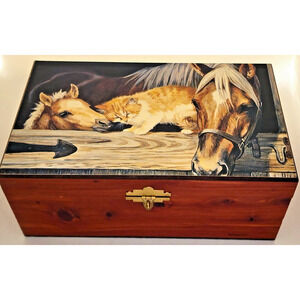 CEDAR KEEPSAKE/JEWELRY BOX-Red Cedar inside & out-Stable with Horses & Barn Cat